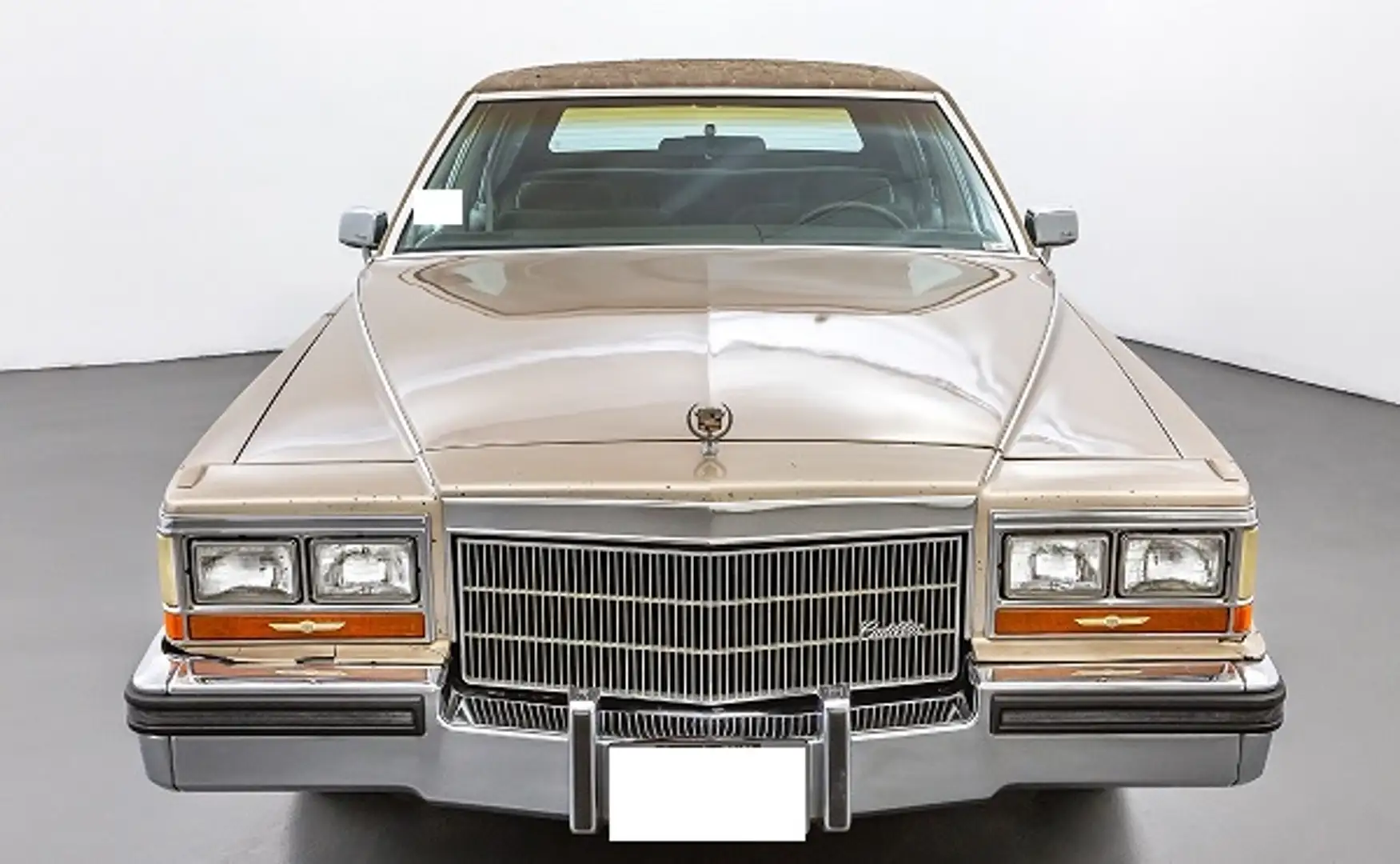 Cadillac Fleetwood Brougham - 2