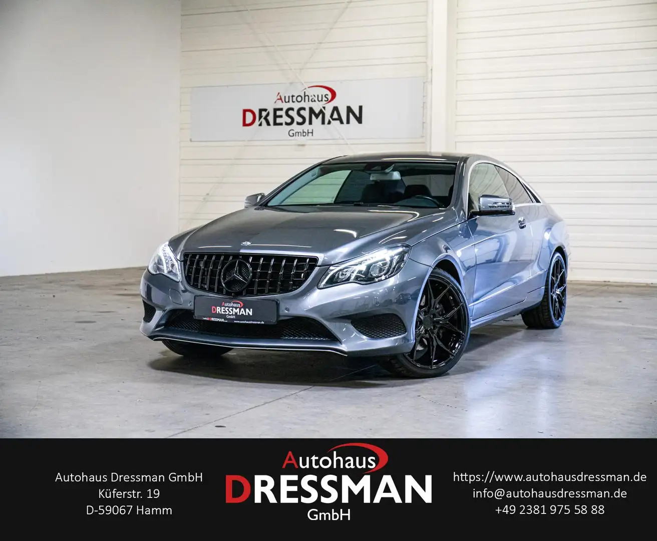 Mercedes-Benz E 320 CGI Coupé Sport COMAND LEDER LED TEMPOMAT Grau - 1
