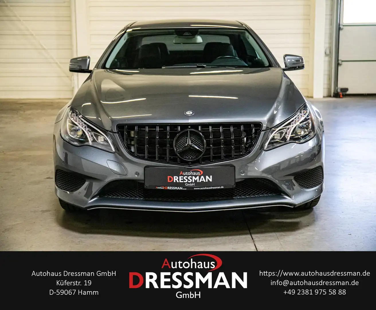 Mercedes-Benz E 320 CGI Coupé Sport COMAND LEDER LED TEMPOMAT Grau - 2