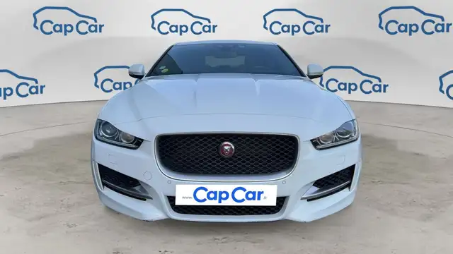Jaguar XE view 5