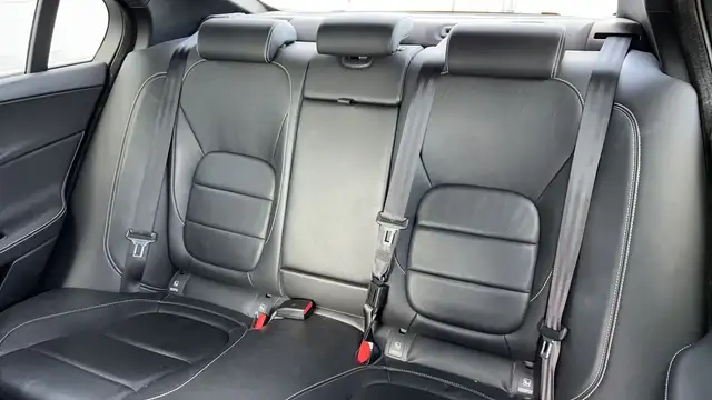 Jaguar XE view 9