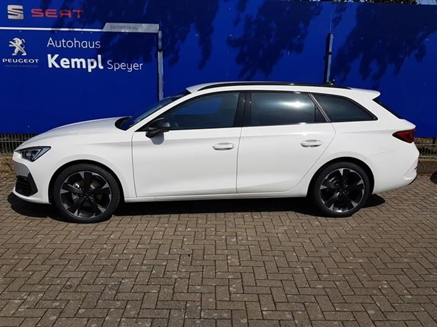 CUPRA Leon Sportstourer 1.5 TSI Wit - 2