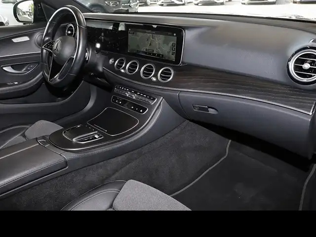 Mercedes-Benz E-Class view 8