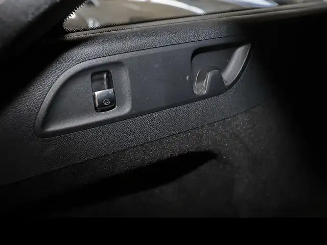 Mercedes-Benz E-Class view 22