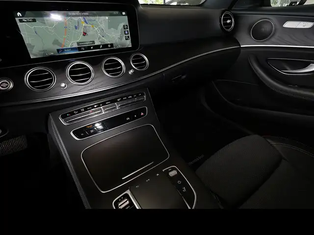 Mercedes-Benz E-Class view 10