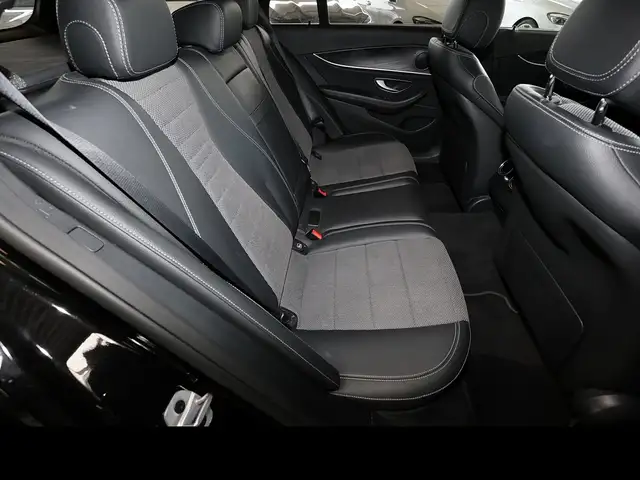 Mercedes-Benz E-Class view 7