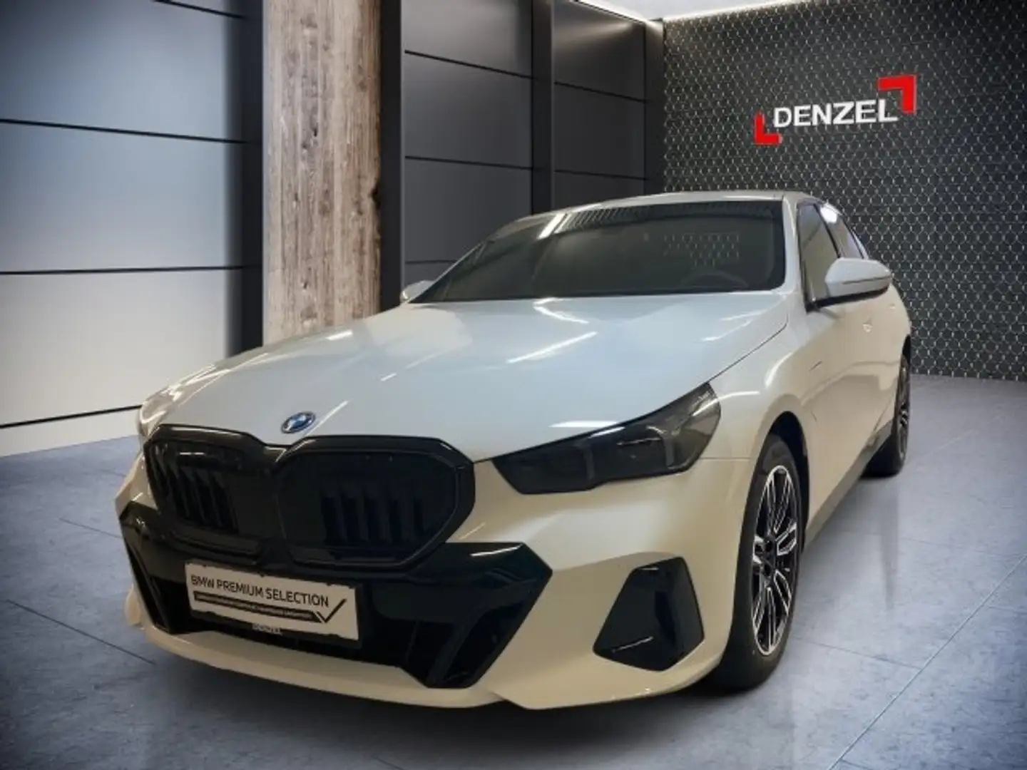 BMW 550 e xDrive Limousine G60 XB1 Weiß - 1