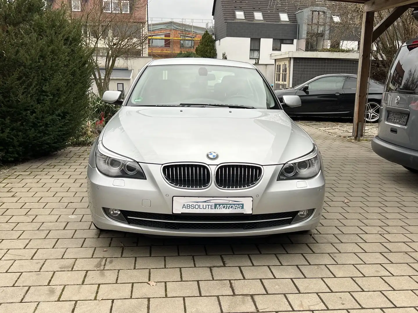 BMW 523 i E60 Autom. LCI *AHK *Xenon *Navi Zilver - 2