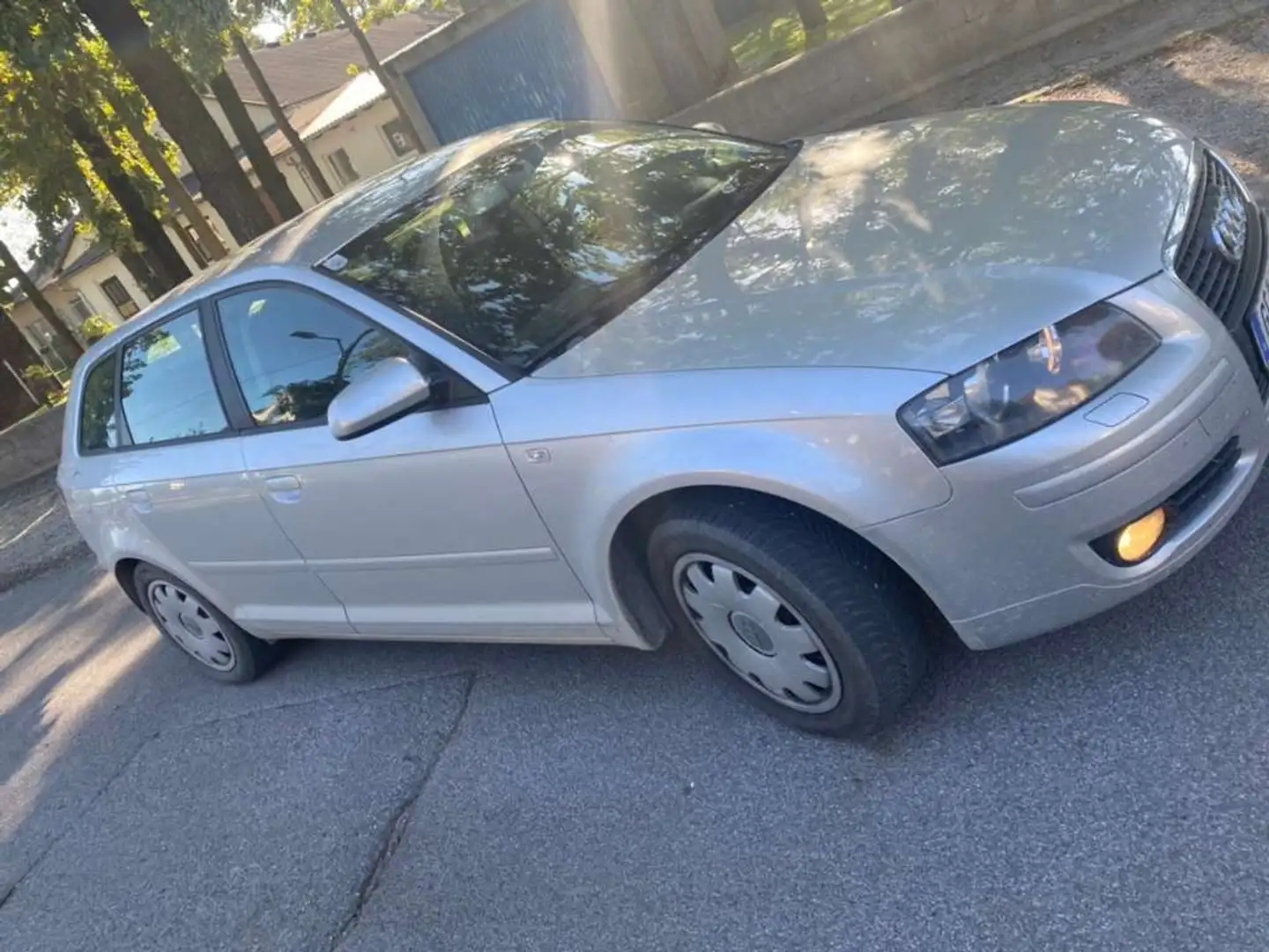 Audi A3 A3 SB Attraction 2,0 TDI DPF Attraction Silber - 2