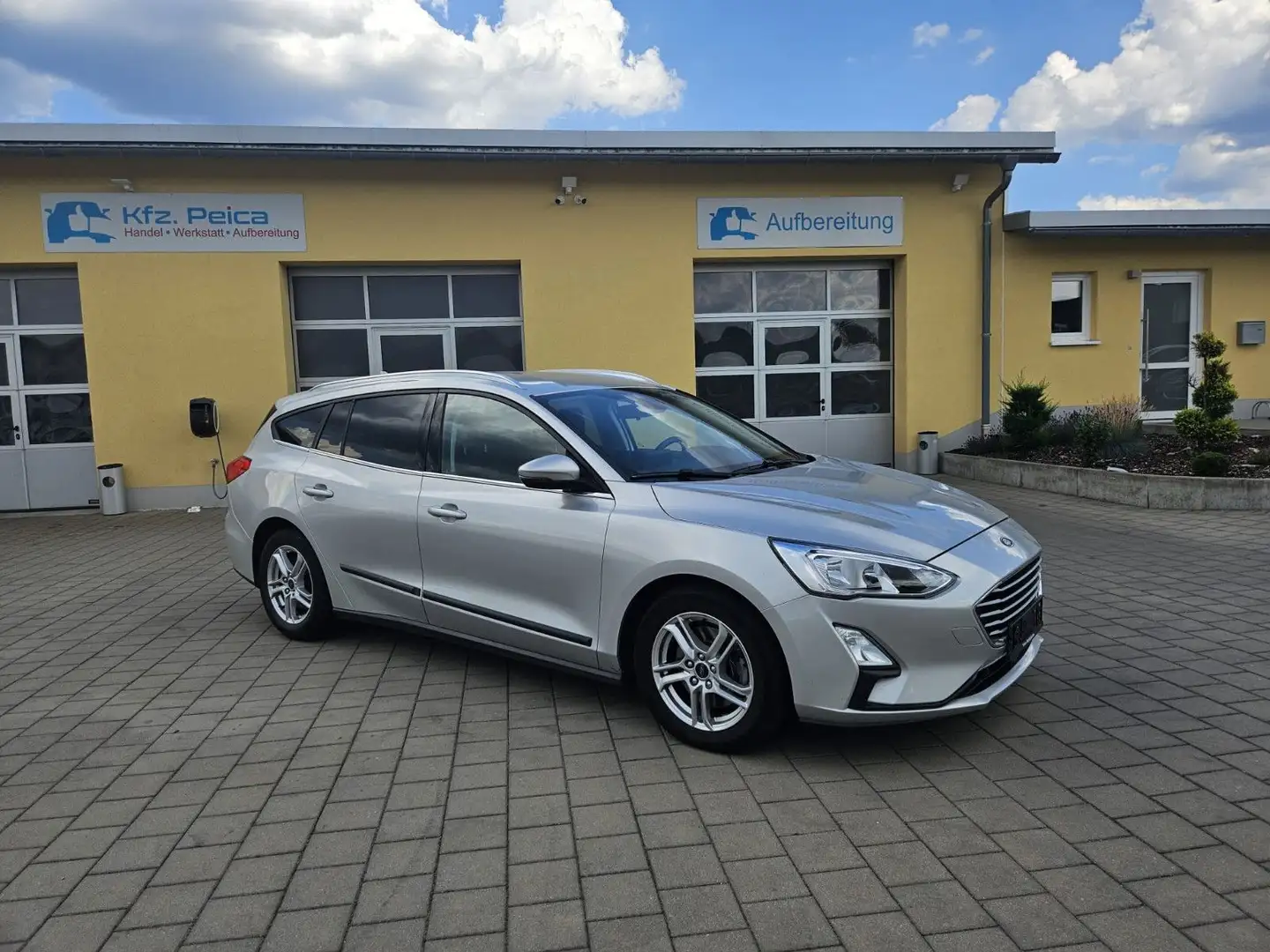 Ford Focus Turnier Cool & Connect*Android*Navi*PDC Silber - 1