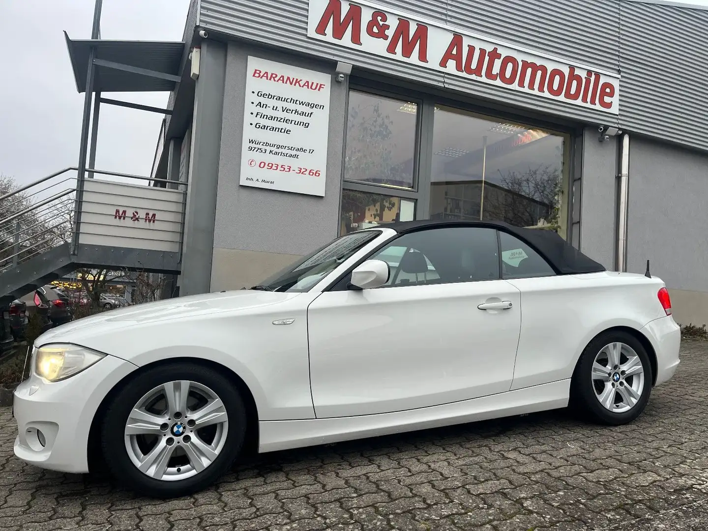 BMW 118 i Cabrio Top Zustand *LEDER+XENON+PDC+Sitzh.* Weiß - 1