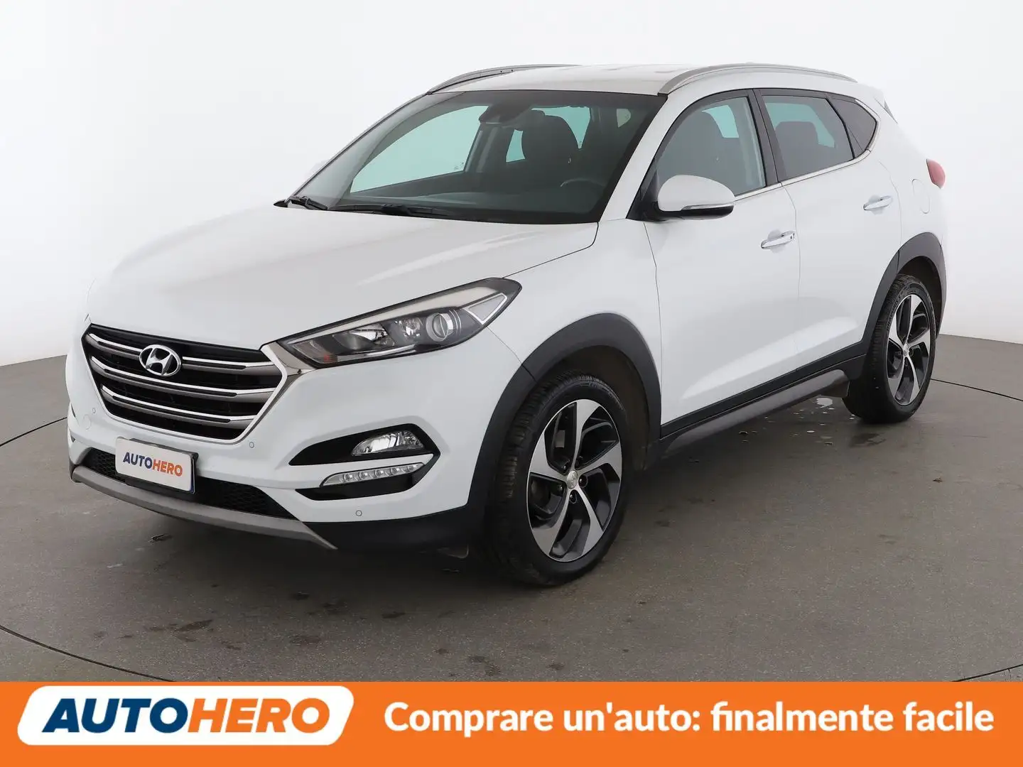 Hyundai TUCSON 1.7 CRDi Xpossible Bianco - 1