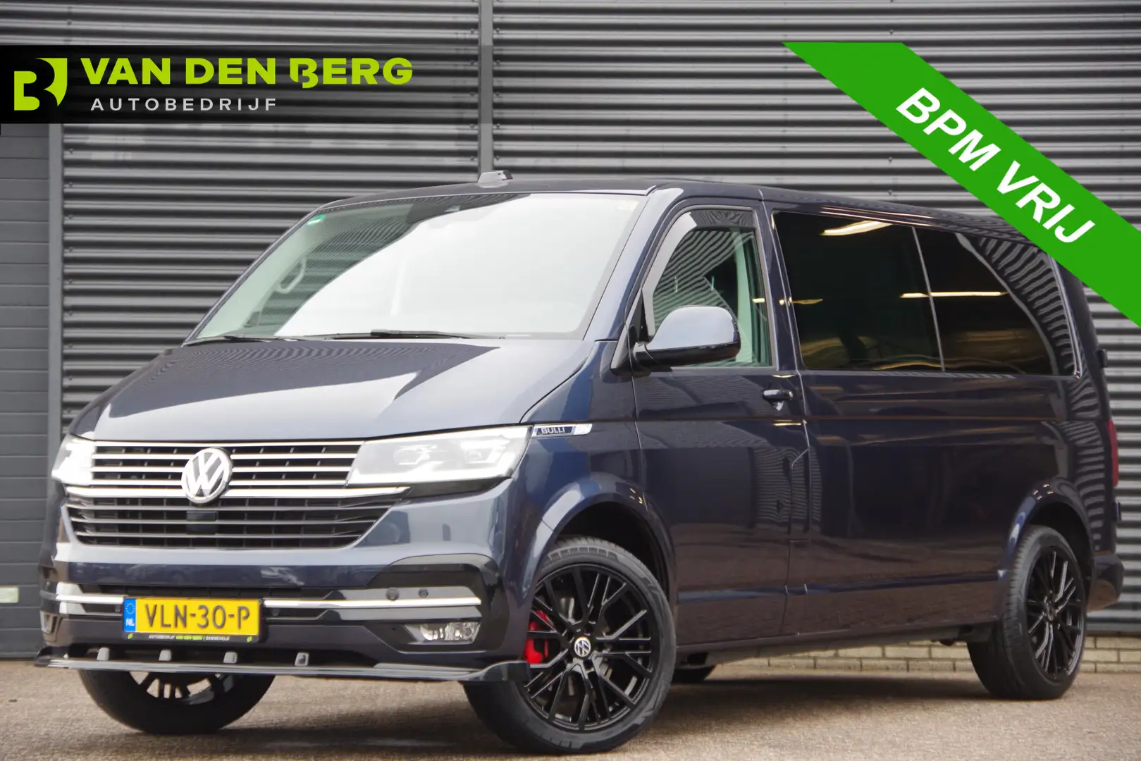 Volkswagen T6.1 Transporter 2.0 TDI L2 BULLI DC-5P, AUT. LED, LEDER, TREKHAAK, Bleu - 1