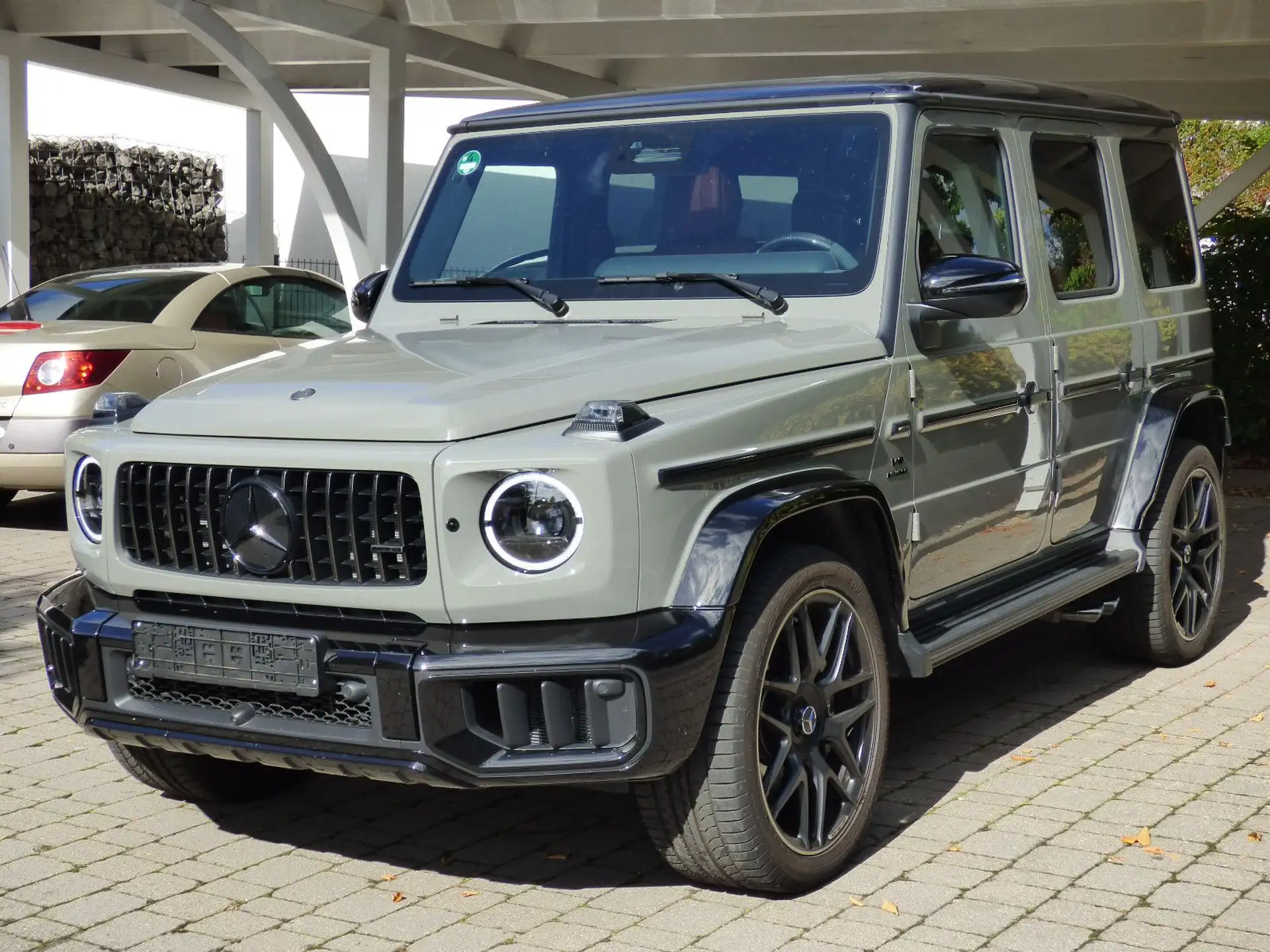 벤츠 G-Class G 63 AMG 2026 회색 사진 2