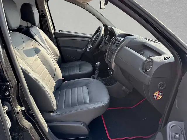 Dacia Duster view 3