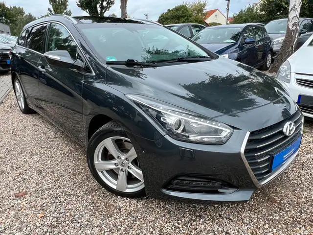 Hyundai i40 cw blue Premium*1.HD*Aut*Navi*Kamera*TÜV NEU
