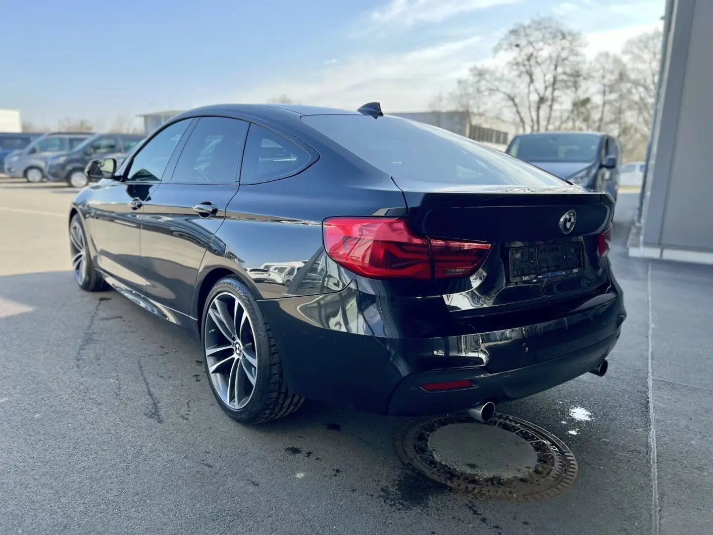 BMW 340 xDrive M Sport SHZ Kamera Gran Turismo xDrive M Sport SHZ Kamera Schwarz - 2