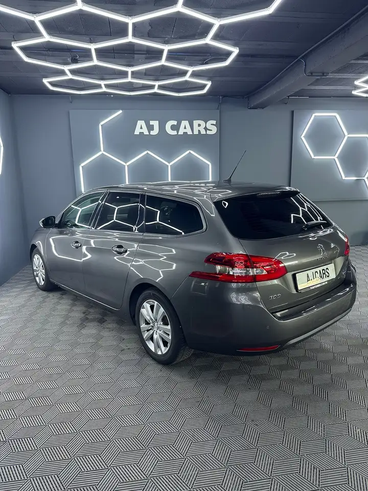 Peugeot 308 308 SW — photo 9