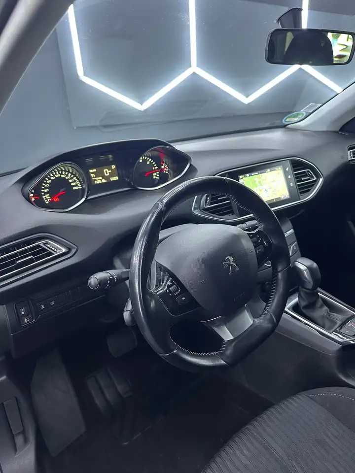Peugeot 308 308 SW — photo 13