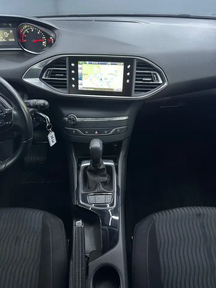 Peugeot 308 308 SW — photo 16