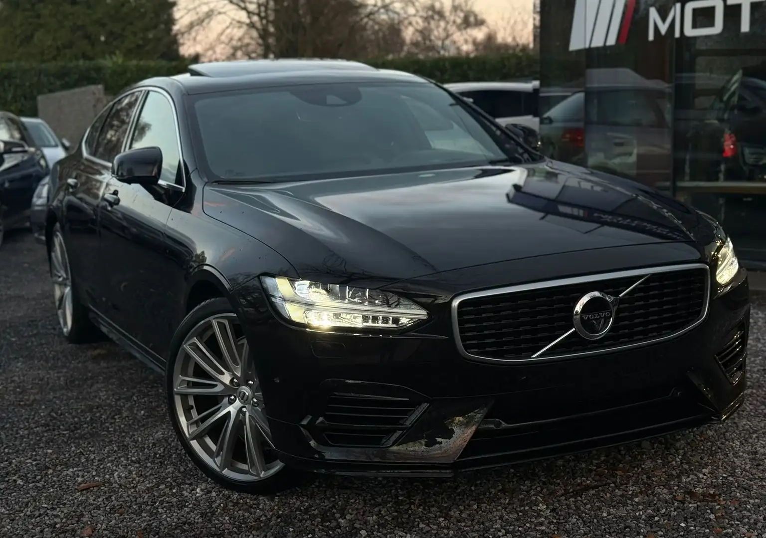 Volvo S90 S90 T8 Twin Engine AWD Geartronic R Design Zwart - 2