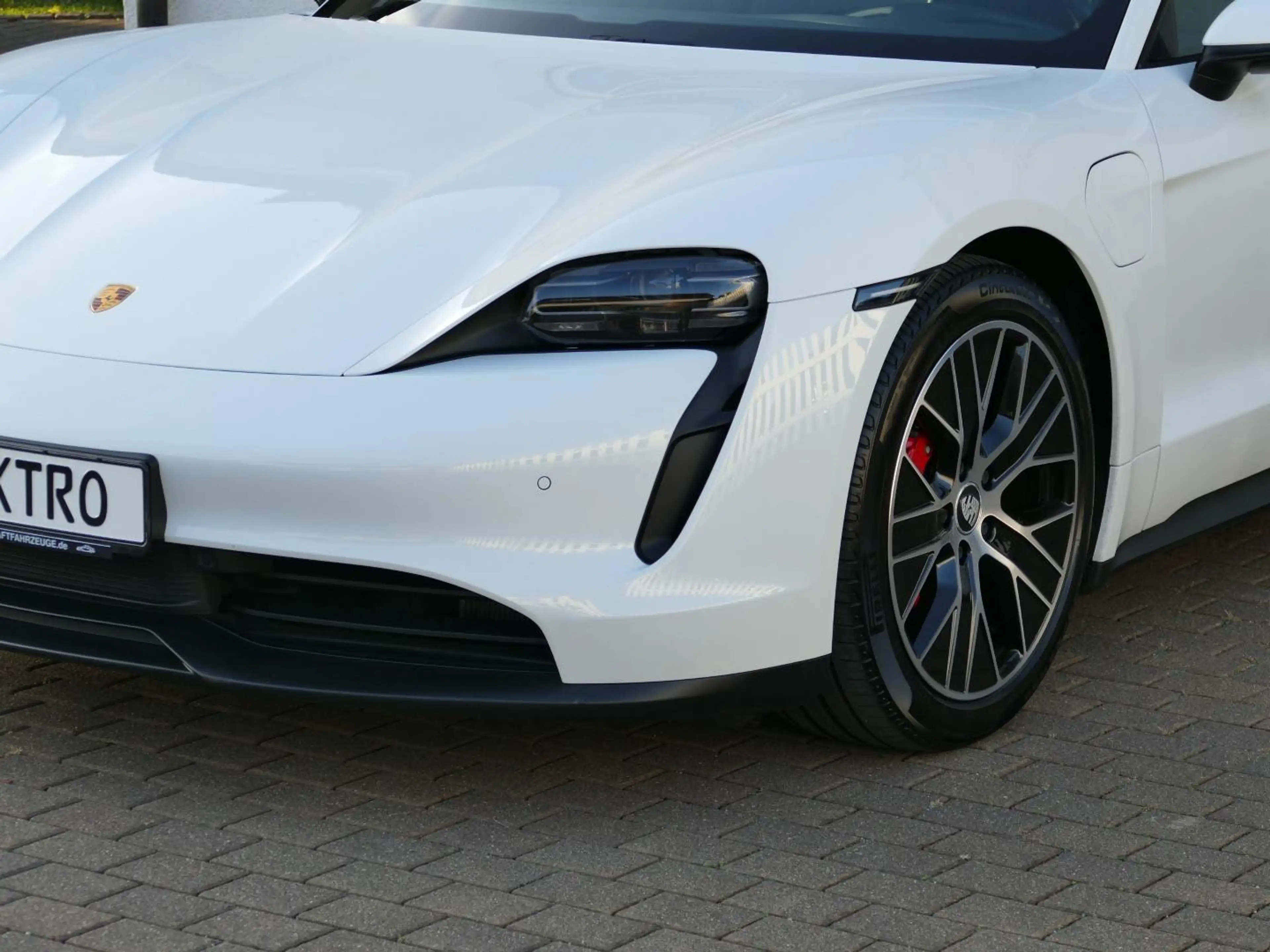 Porsche Taycan 4S Performance Plus * ACC+Wärmepumpe+20"Turbo — photo 7