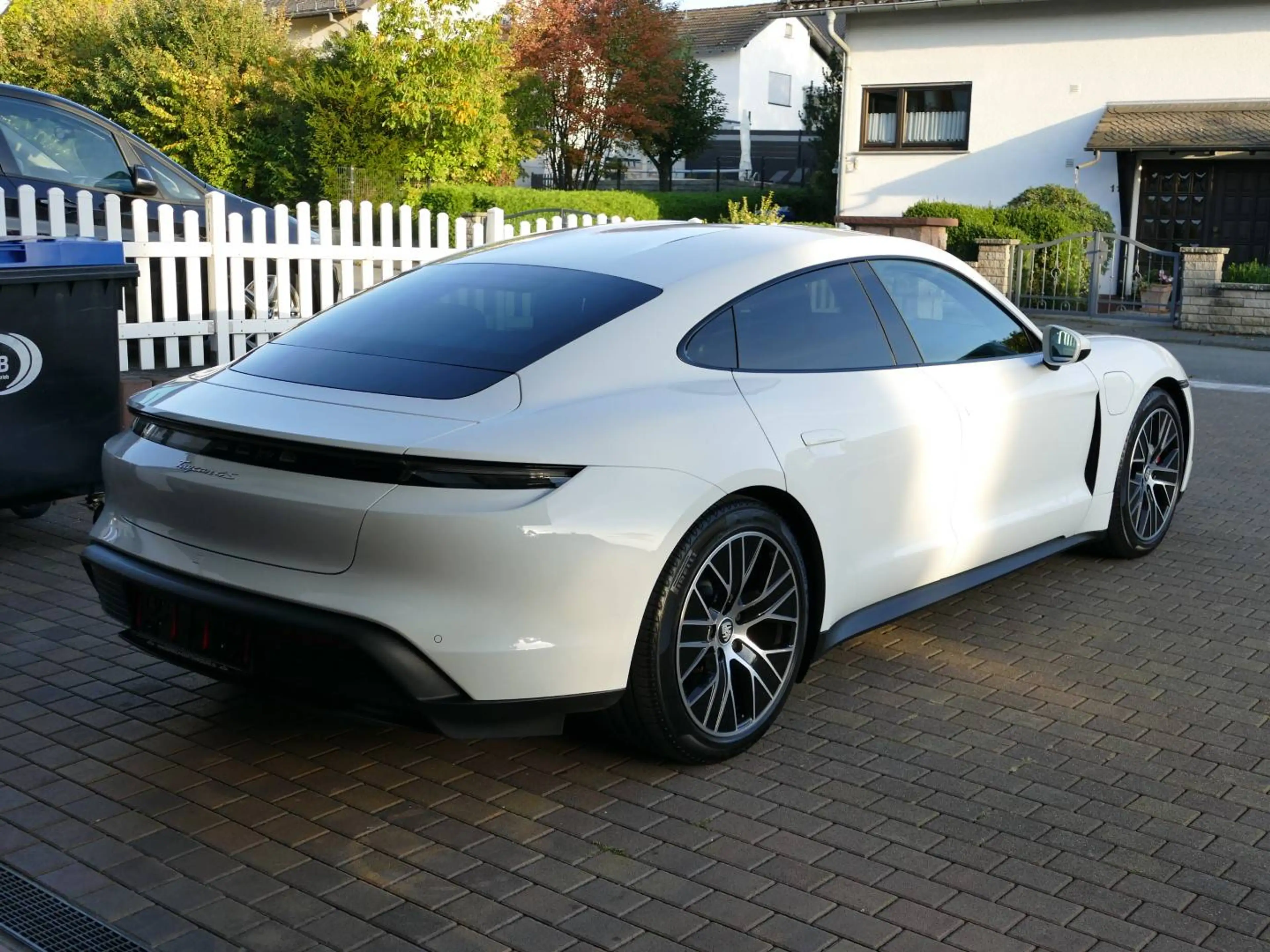Porsche Taycan 4S Performance Plus * ACC+Wärmepumpe+20"Turbo — photo 4