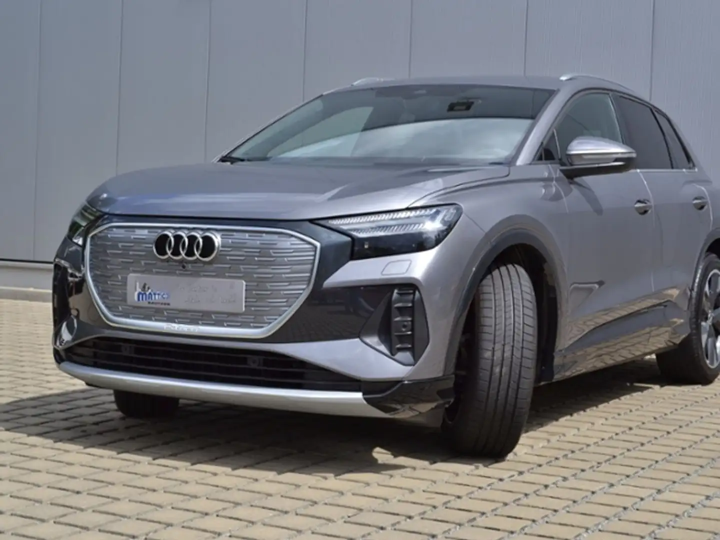 Audi Q4 e-tron 35 Advanced MATRIX/DYNAMIK+INTERIEUR+ASSISTENZ/20 Grau - 2