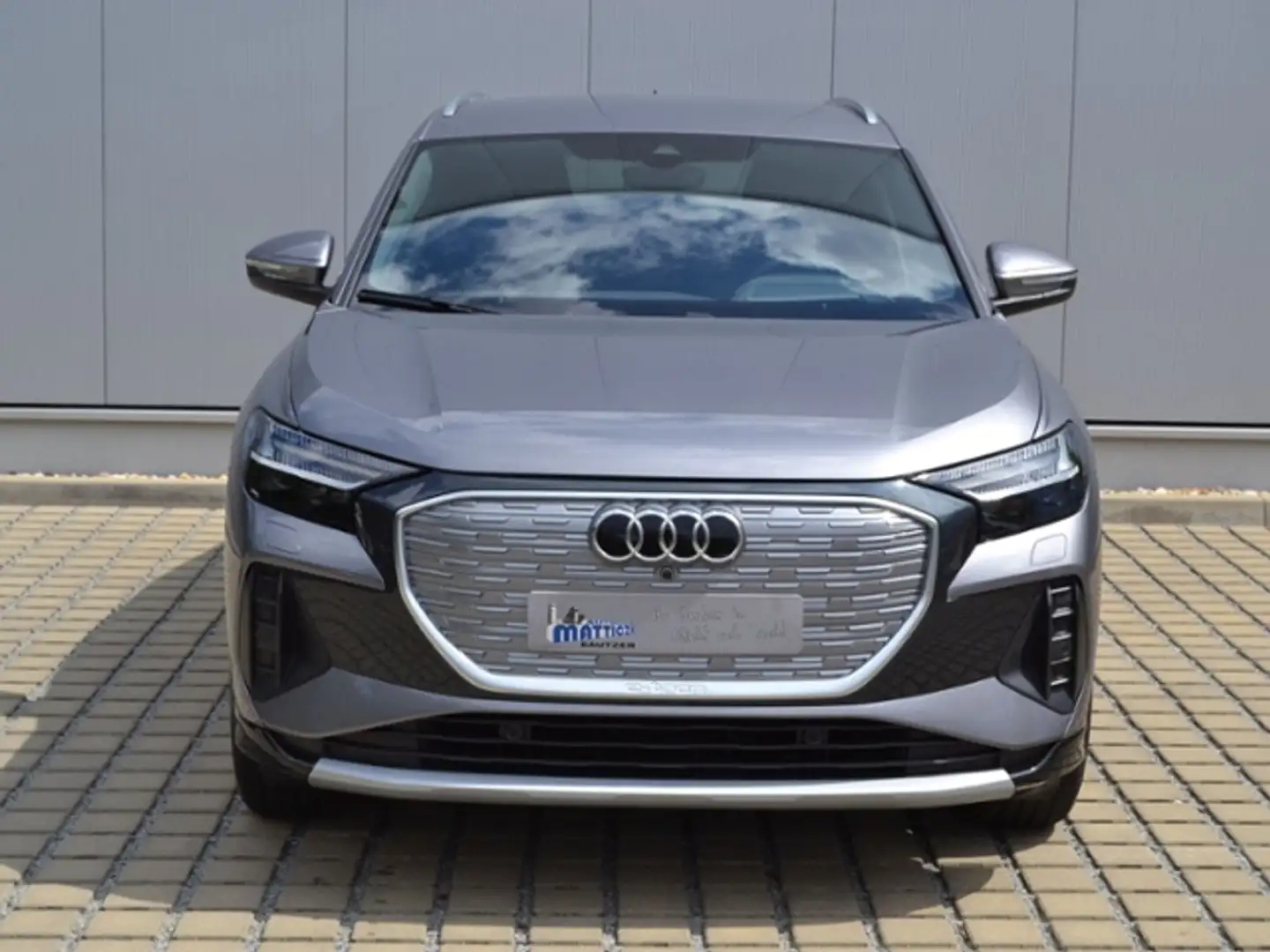 Audi Q4 e-tron 35 Advanced MATRIX/DYNAMIK+INTERIEUR+ASSISTENZ/20 Grau - 2