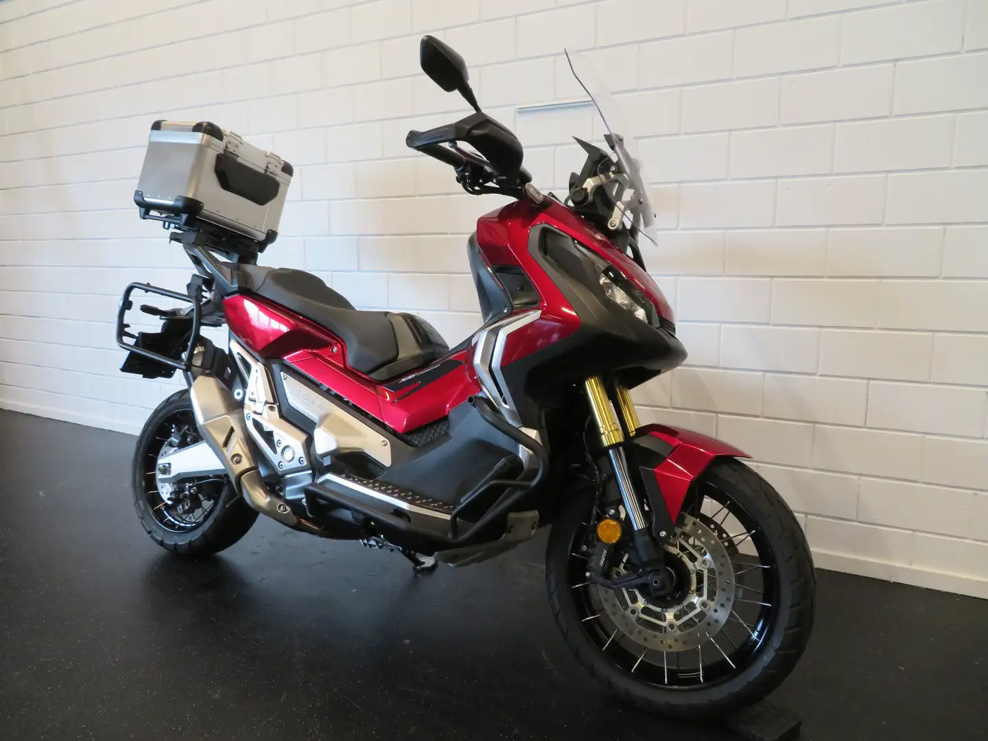 Honda X-ADV 750 ABS DCT NIEUWSTAAT!! Rood - 2