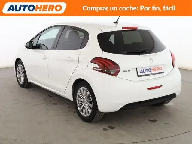 Peugeot 208 view 4