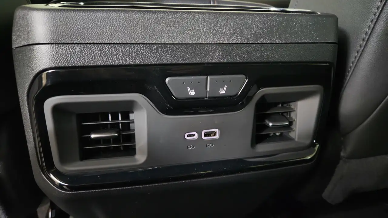 GMC Sierra 2500HD снимка GMC Sierra 2500HD