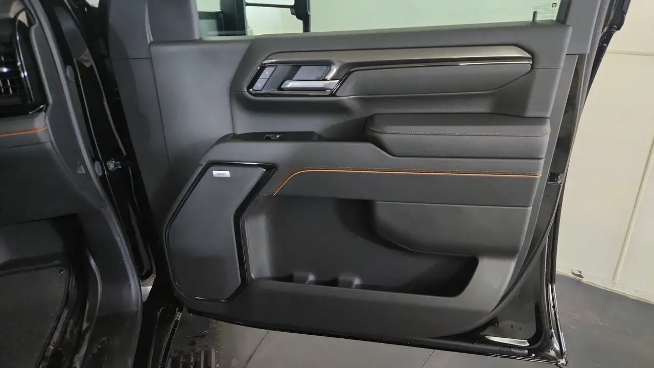GMC Sierra 2500HD снимка GMC Sierra 2500HD