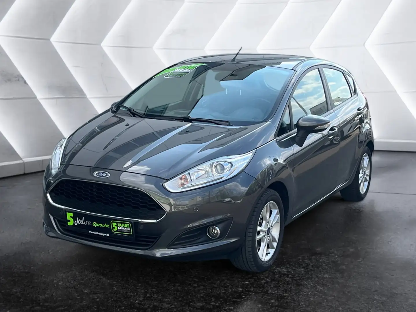 Ford Fiesta 1.25 Celebration SpurH W-Paket PDC SHZ Серый - 2