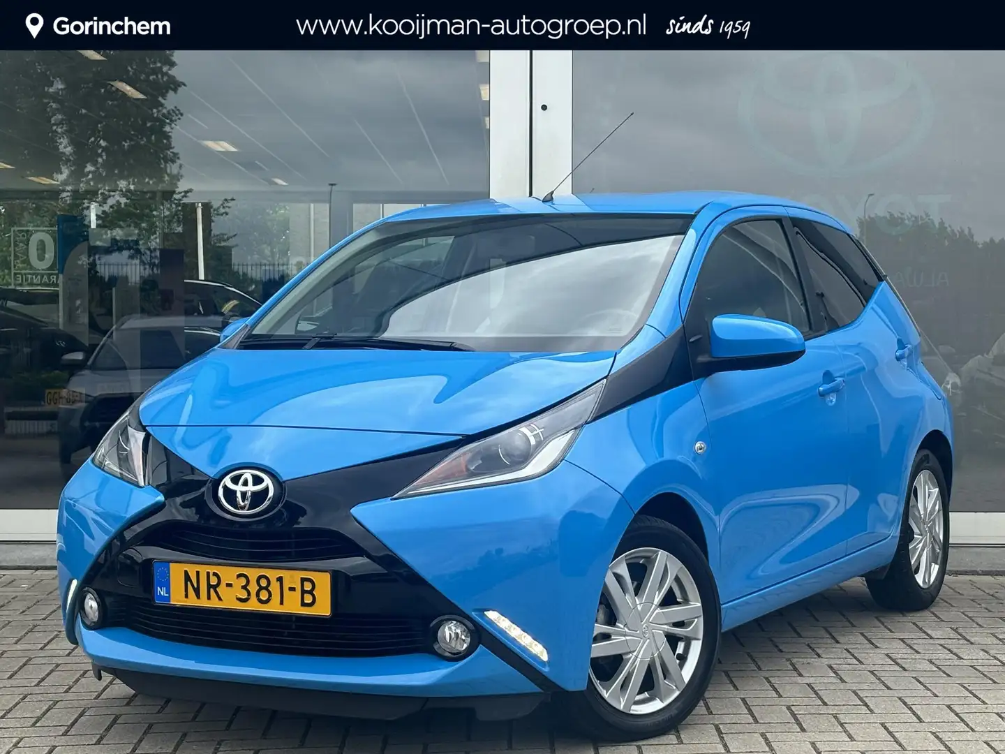 Toyota Aygo 1.0 VVT-i x-sport Navi | Camera | 1ste eigenaar NL Blauw - 1