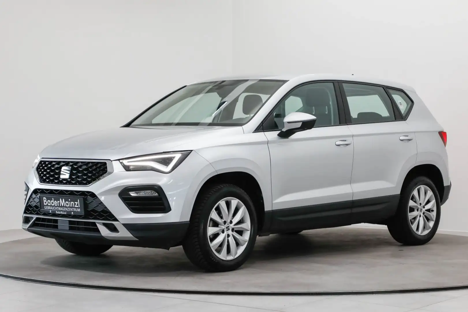 SEAT Ateca 1.5 TSI Style AHK Navi SHZ PDC Virtual Silber - 2