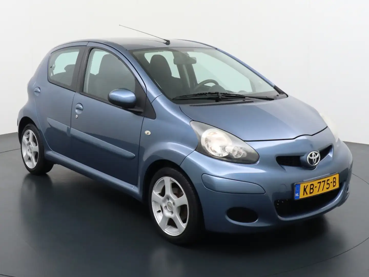 Toyota Aygo 1.0-12V Access Bleu - 2