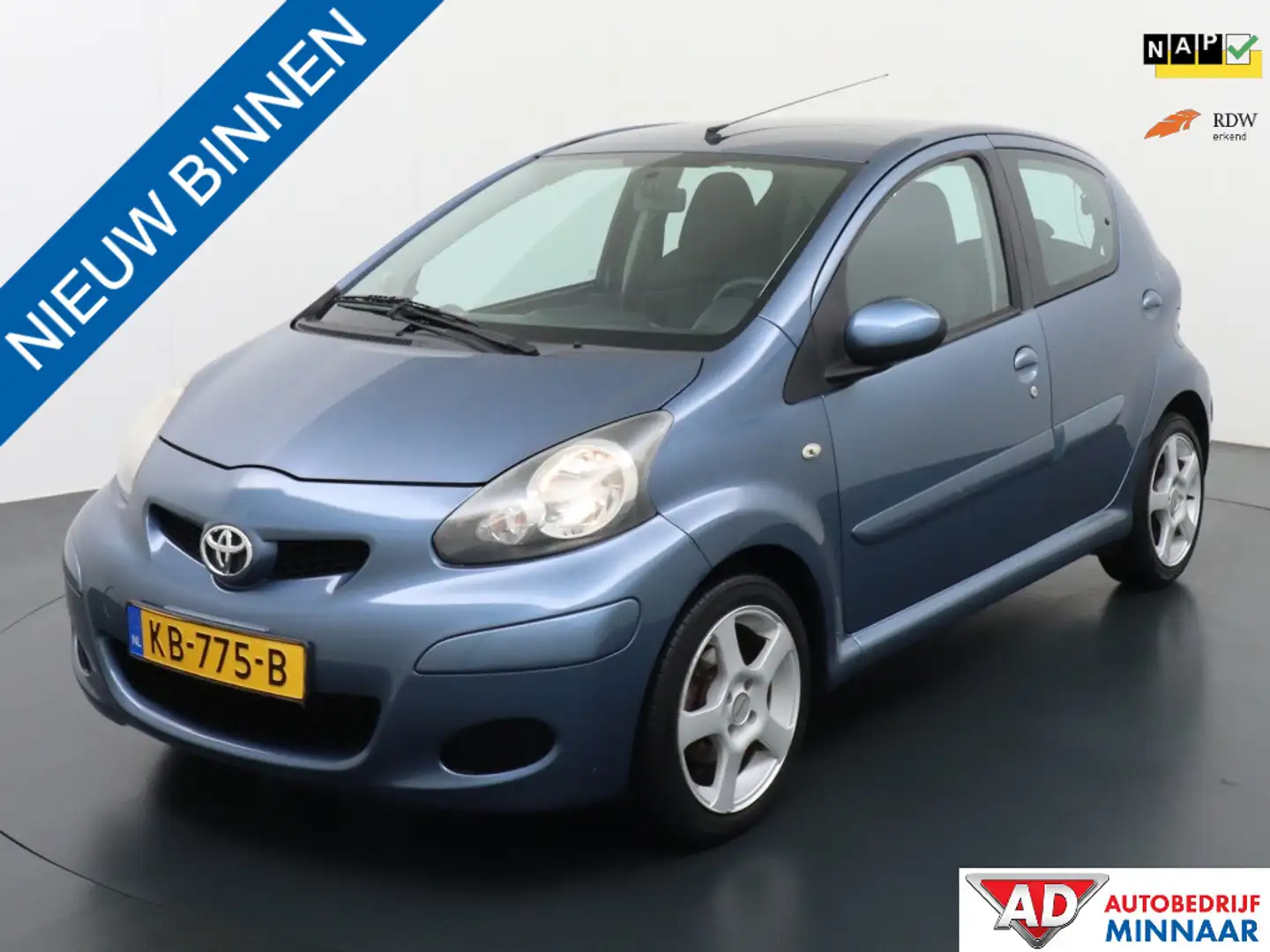 Toyota Aygo 1.0-12V Access Bleu - 1