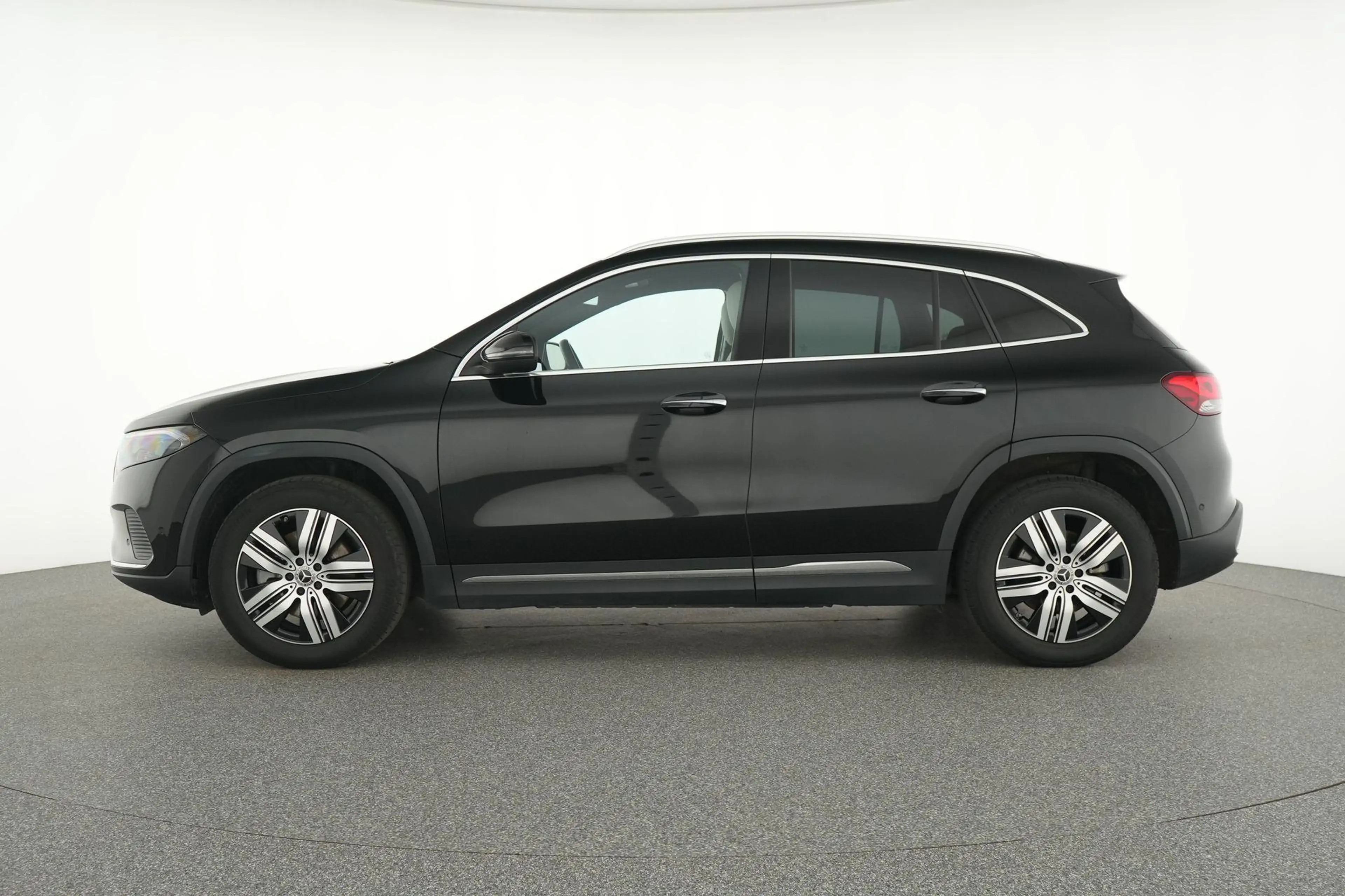 Mercedes-Benz EQA 350 4MATIC Luxury Line EQA 350 4MATIC — photo 8
