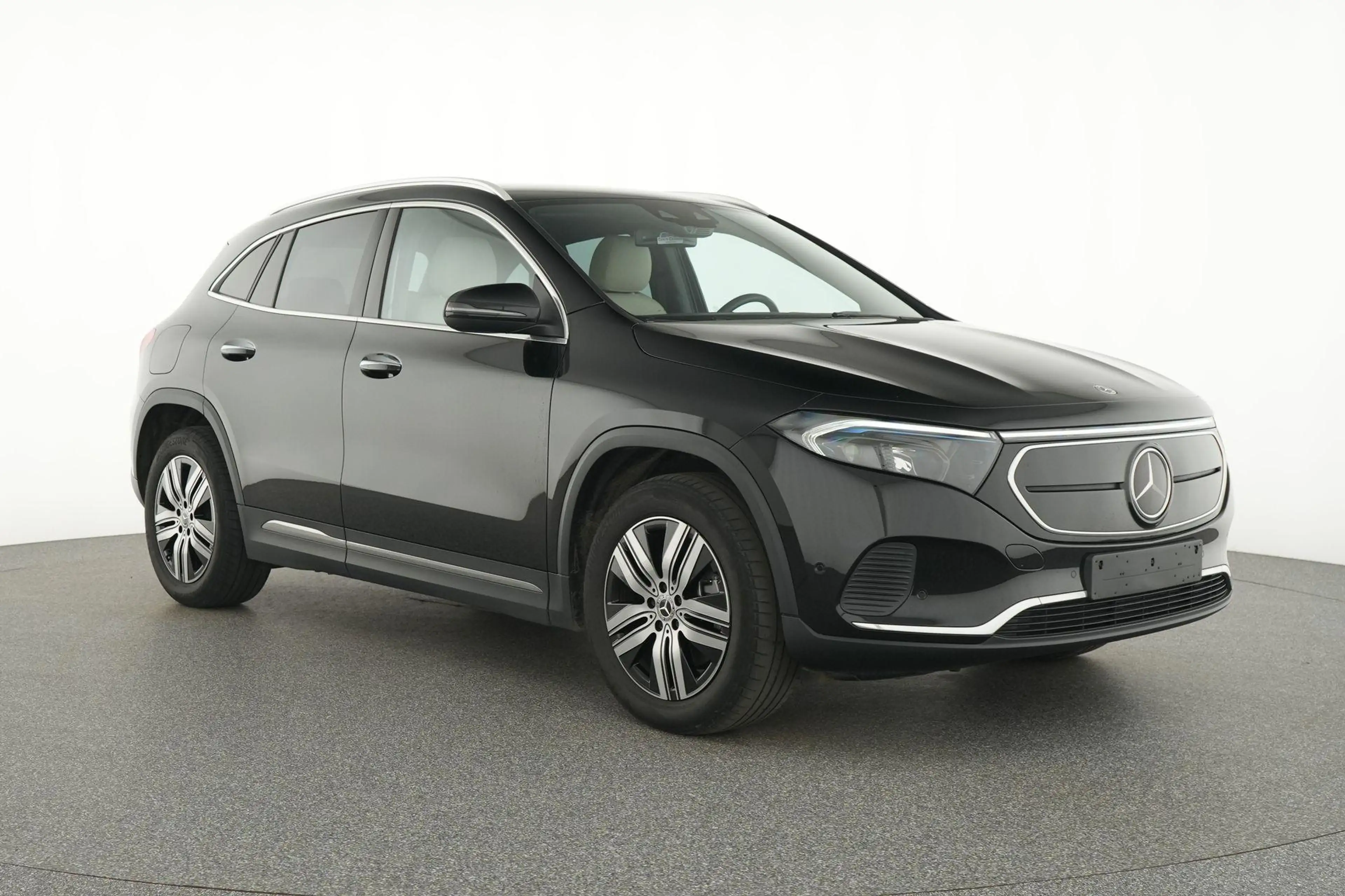 Mercedes-Benz EQA 350 4MATIC Luxury Line EQA 350 4MATIC — photo 2