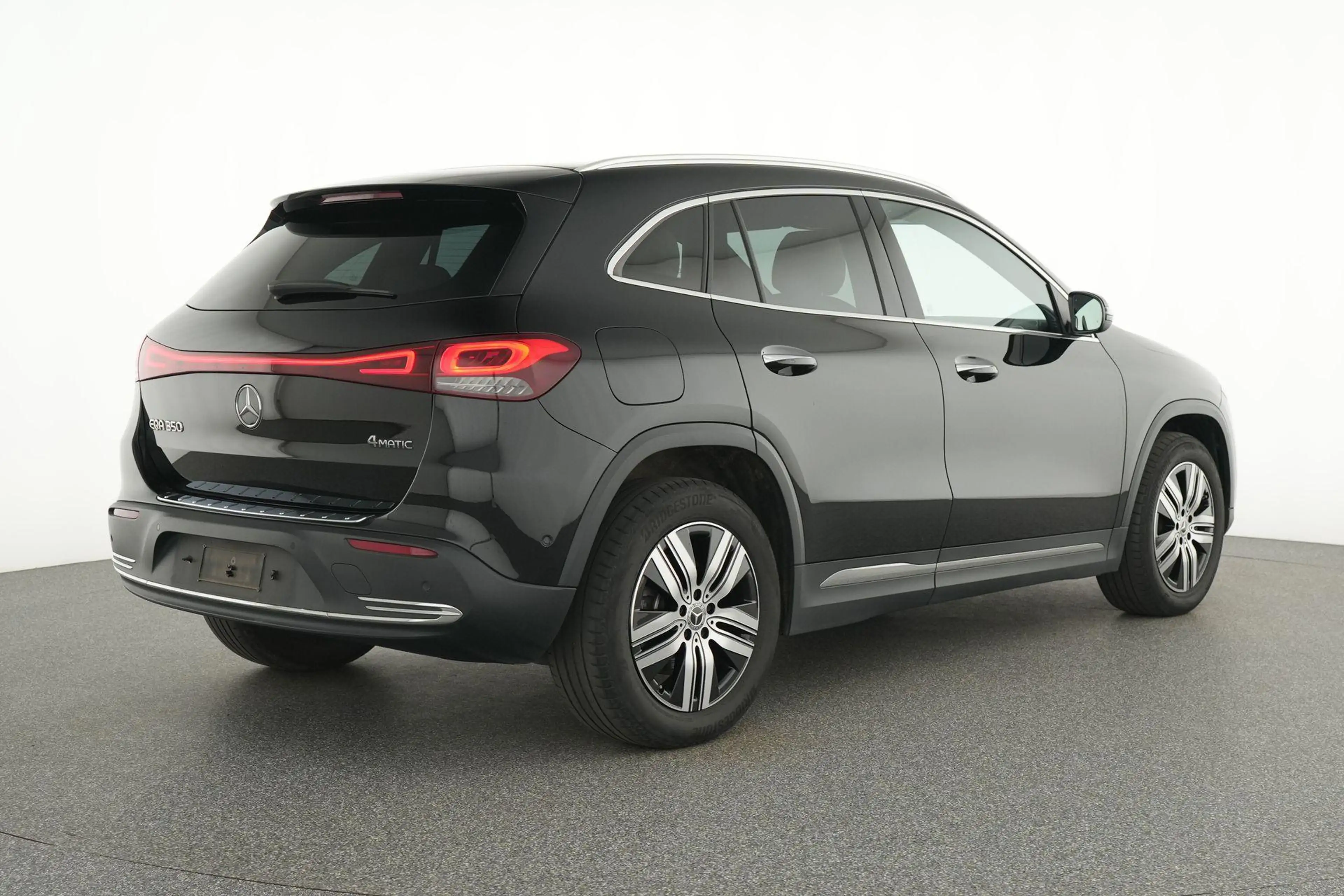 Mercedes-Benz EQA 350 4MATIC Luxury Line EQA 350 4MATIC — photo 4