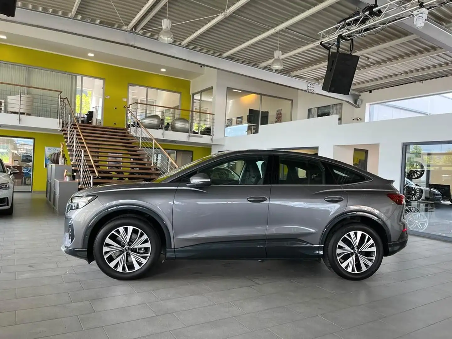 Audi Q4 e-tron Sportback 35 e-tron*RFK*Digital*SHZ* Gris - 2