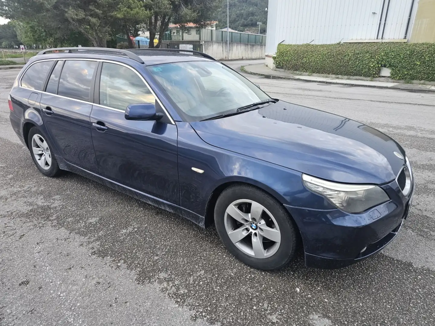 BMW 525 525d xDrive Bleu - 2