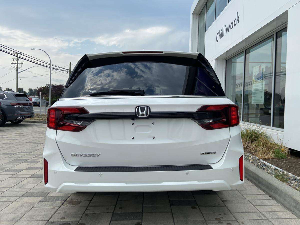 2026 Honda Odyssey Touring — photo 1