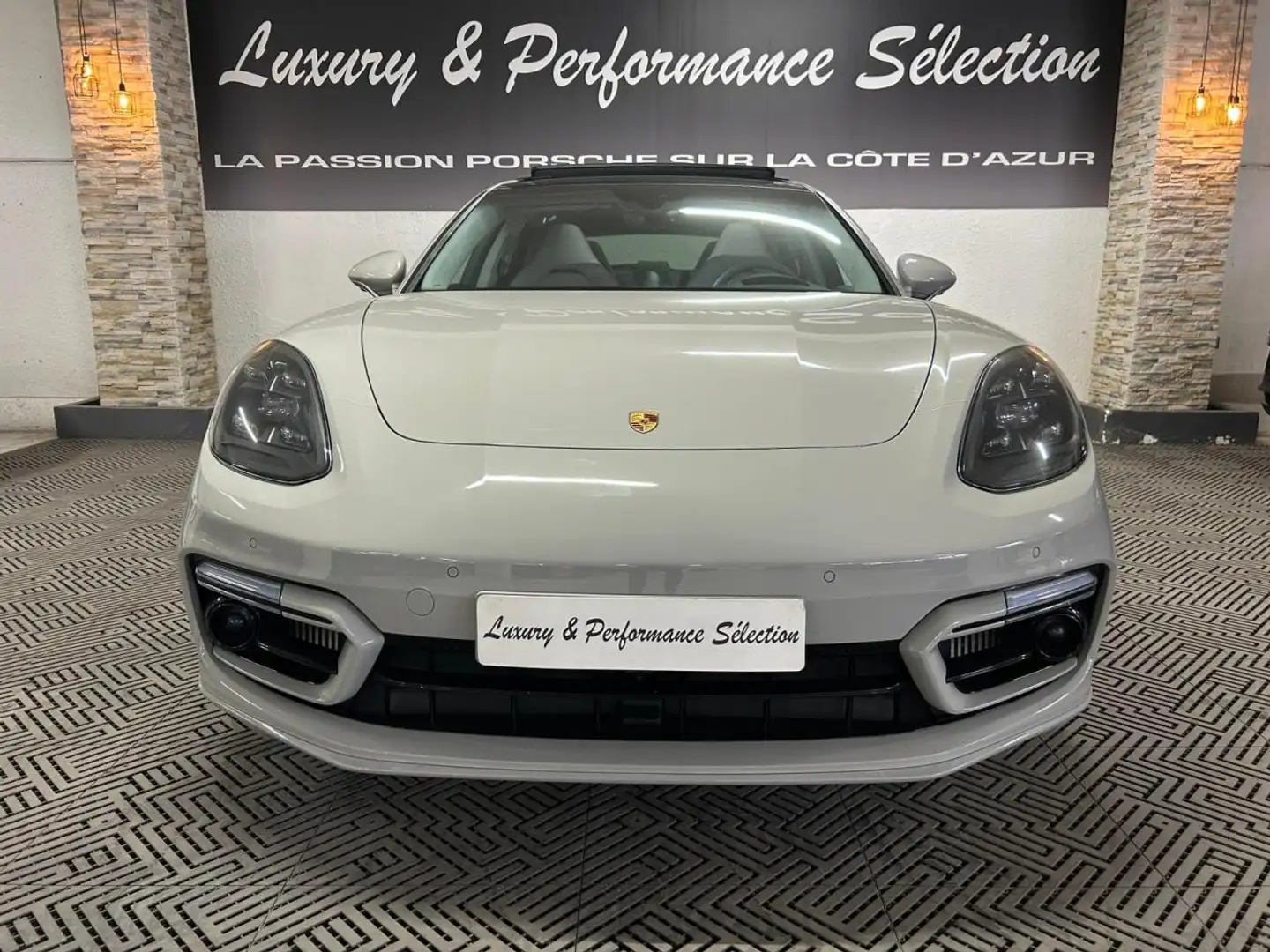 Porsche Panamera Sport Turismo Turbo S E-Hybrid 4,0 V8 700ch - Origine FR - Options+ Grau - 2