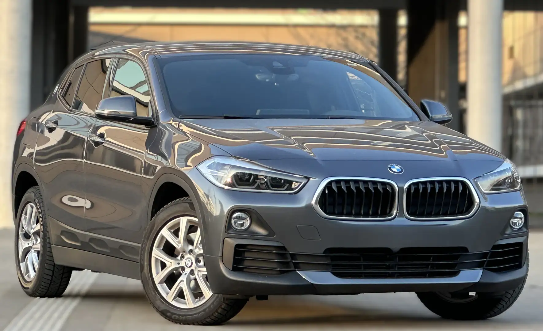 BMW X2 sDrive 18i Navi Prof. PDC HuD LED SHZ LED Gris - 2