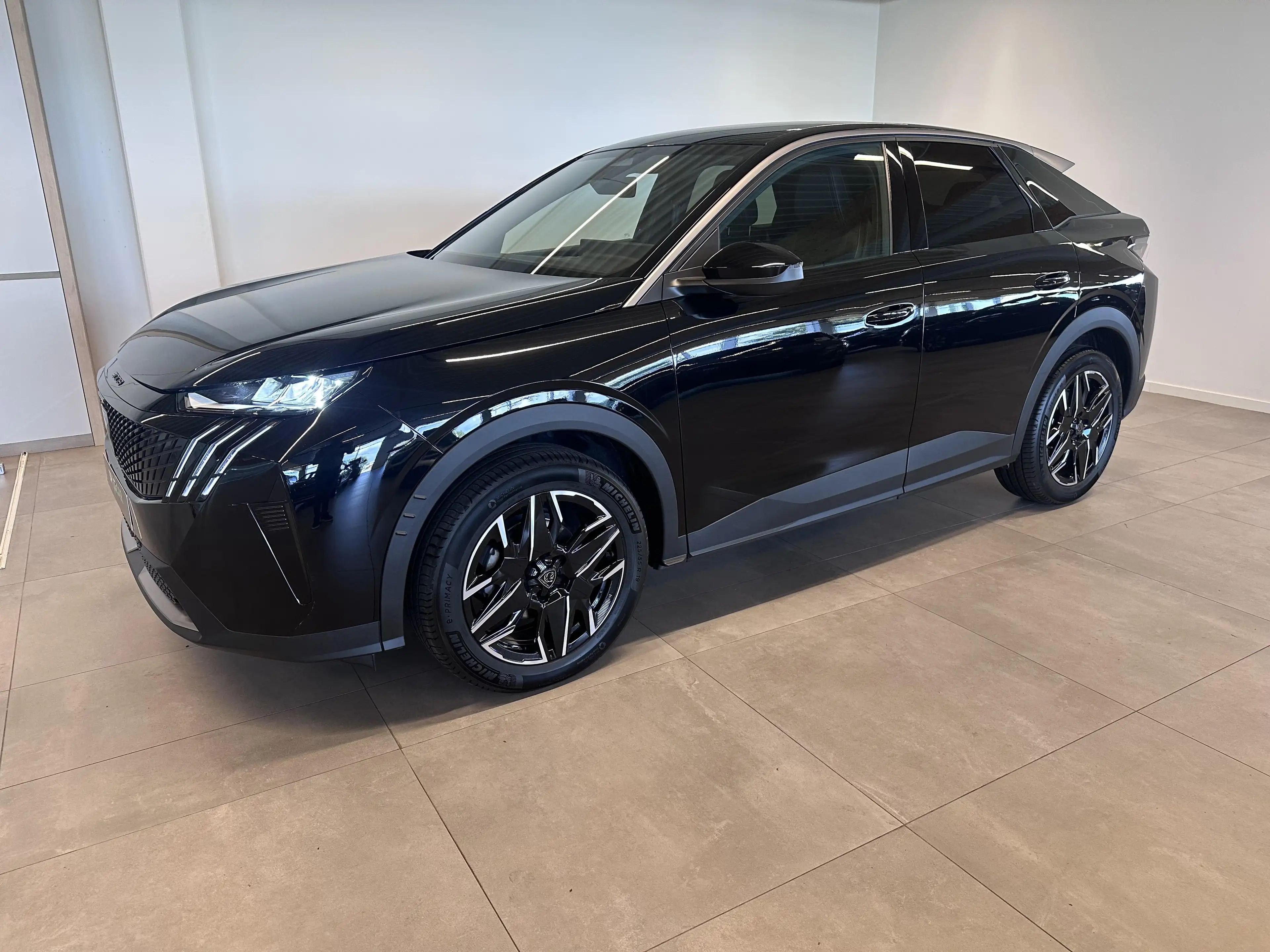 Peugeot 3008 ALLURE 1.2 MILD Hybrid e-DSC6 — photo 7