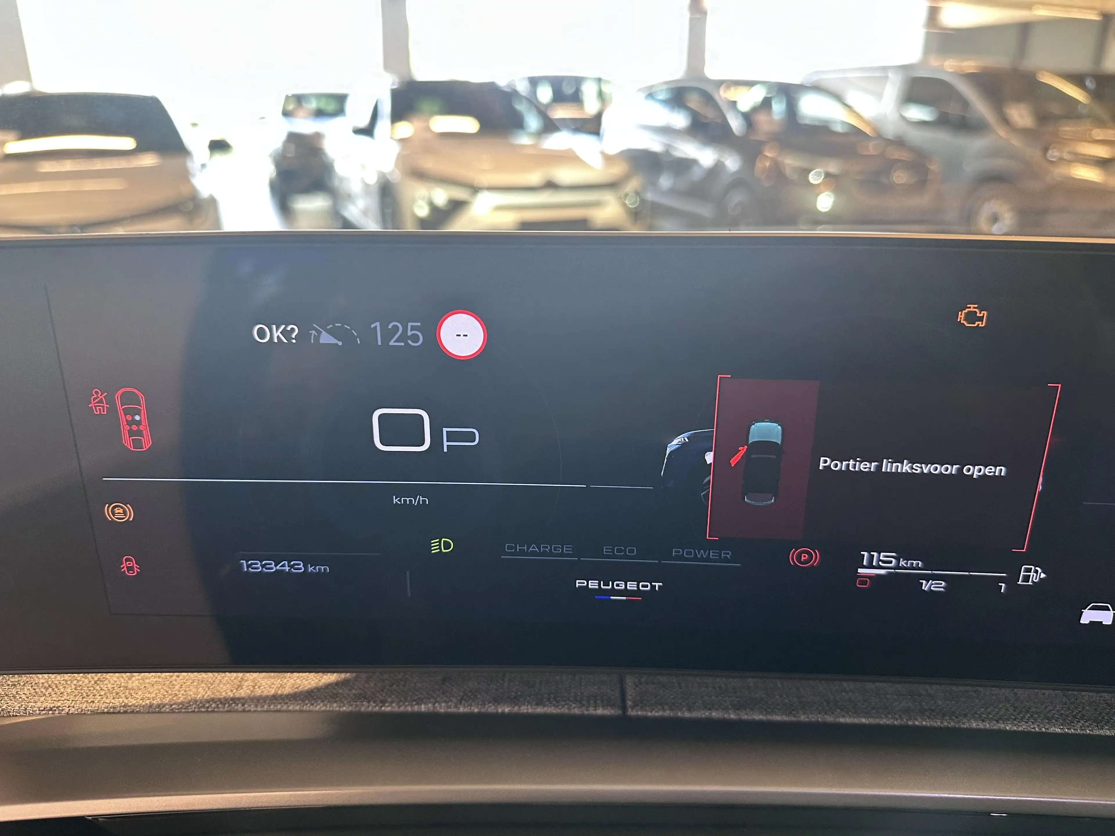 Peugeot 3008 ALLURE 1.2 MILD Hybrid e-DSC6 — photo 4
