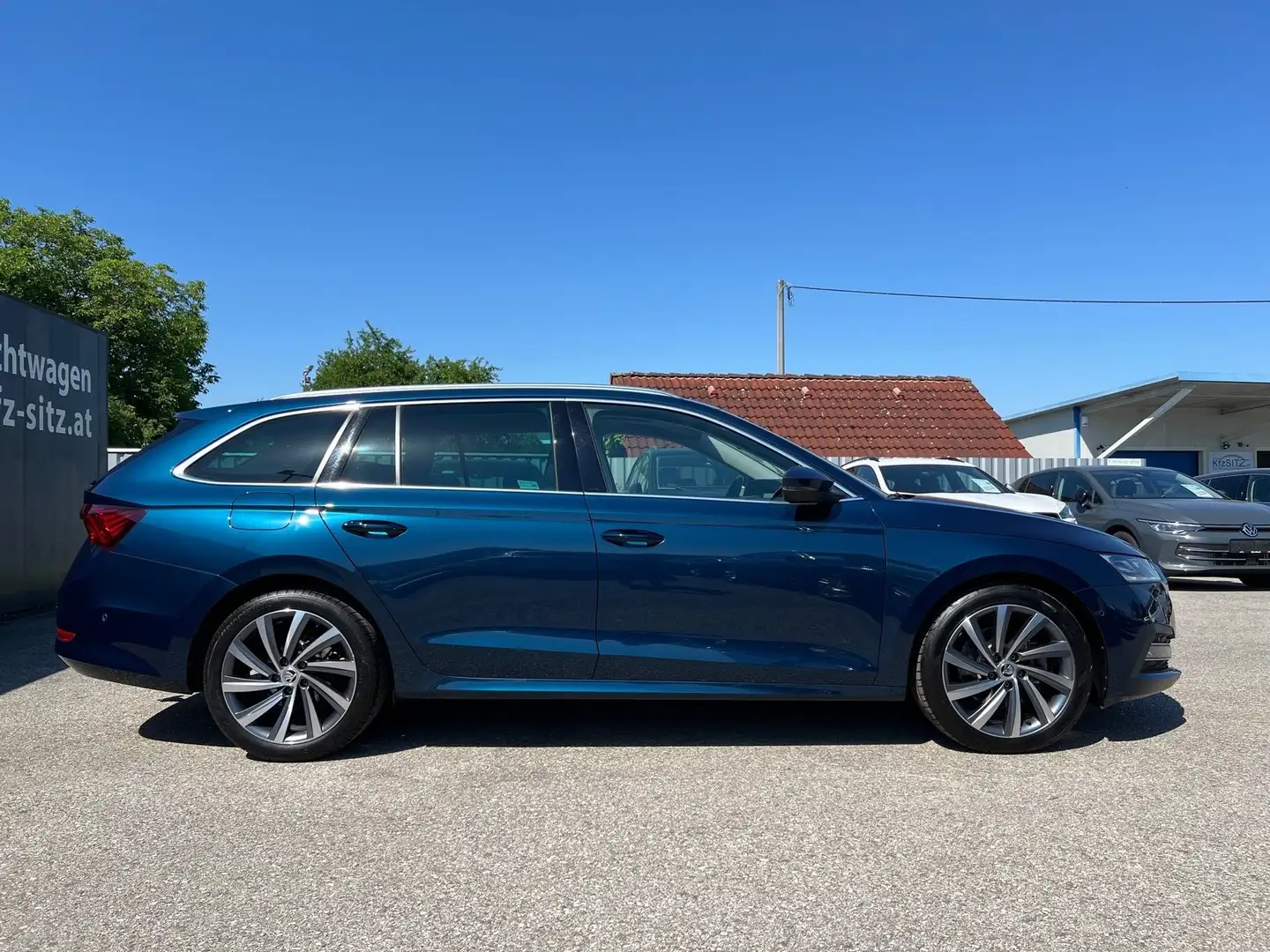 Skoda Octavia Combi 2,0 TDI Style DSG| NP € 51.000 Blau - 2