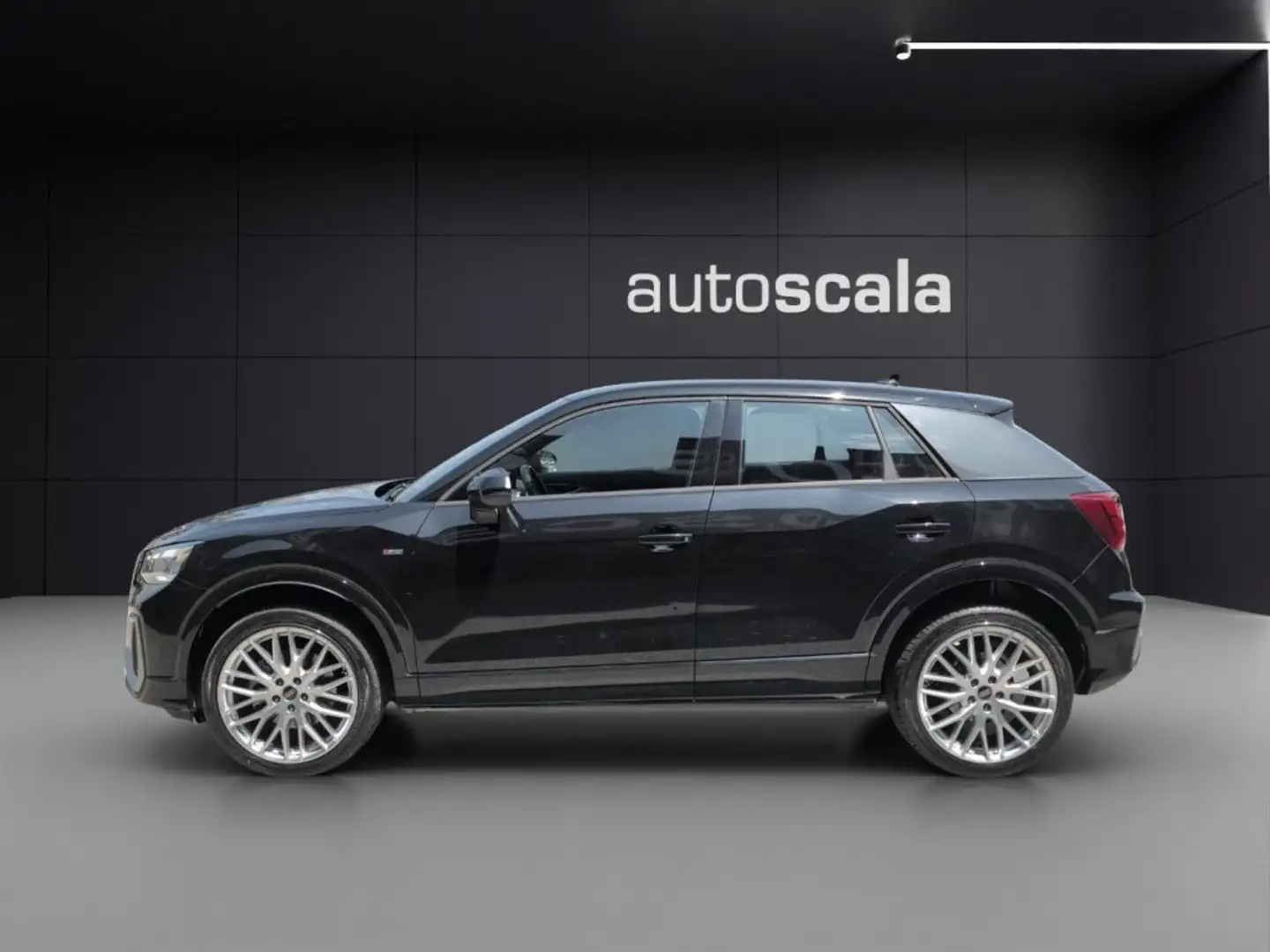 Audi Q2 30 TDI S tronic Business Negro - 2